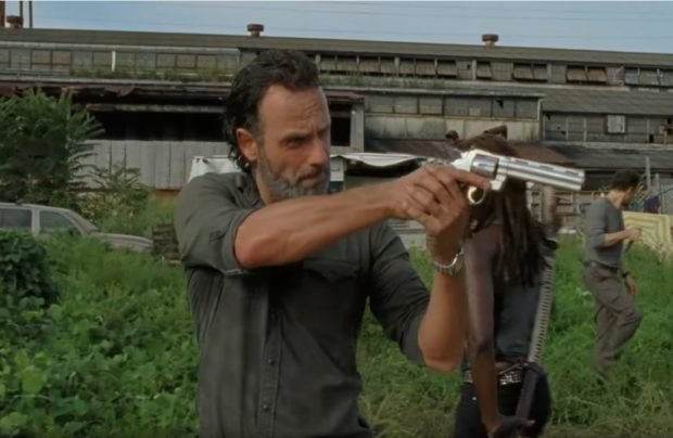 Walking Dead Season 7 resumes feb 12