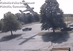 Plane clips tree Plainville, CT