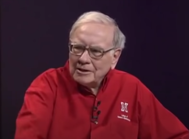 The 3 Traits Warren Buffett Says He Looks for in an Employee