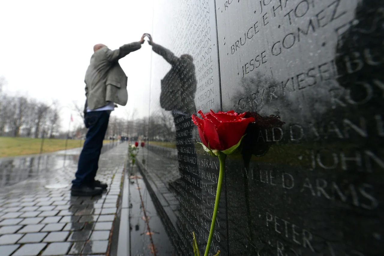Remembering Vietnam The Story Behind The Wall