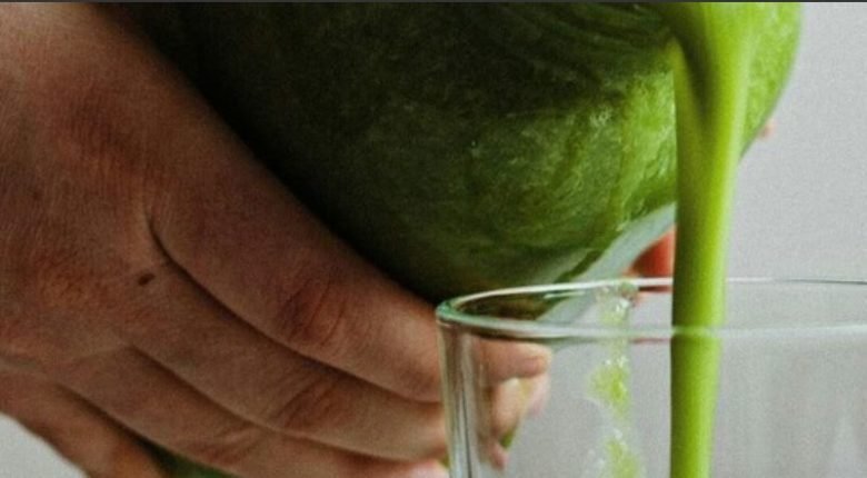NextImg:Of Green Smoothies and Grateful Readers